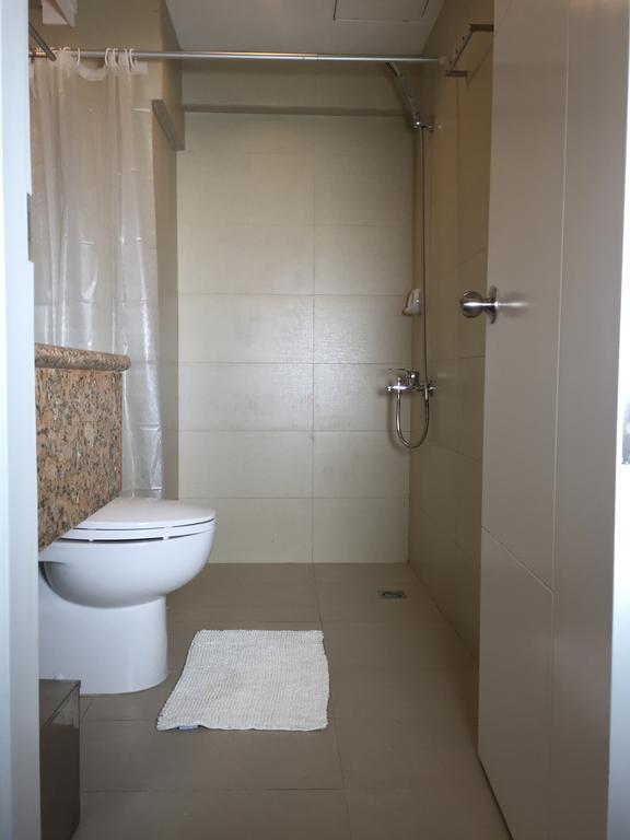 5880 Enriquez Residences Manila Pokój zdjęcie